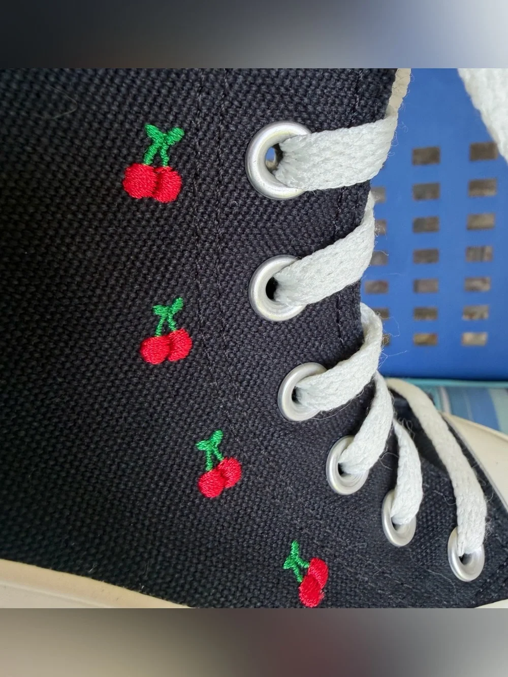 🍒💣 Cherry embroidered high top Converse